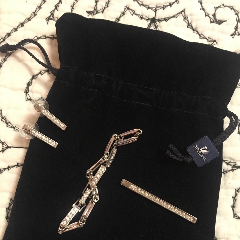 Beautiful Swarovski crystal set